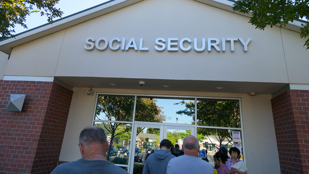 Social security recipients line